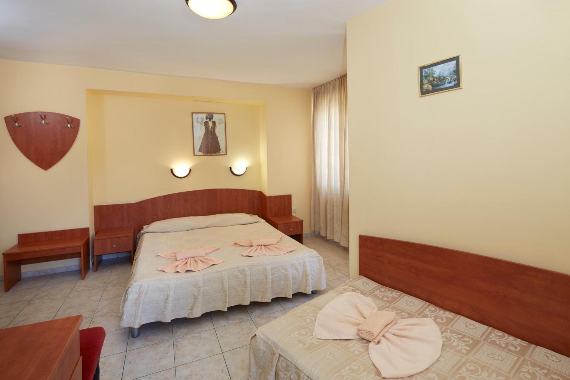 Family Hotel Andreev Nesebar Esterno foto