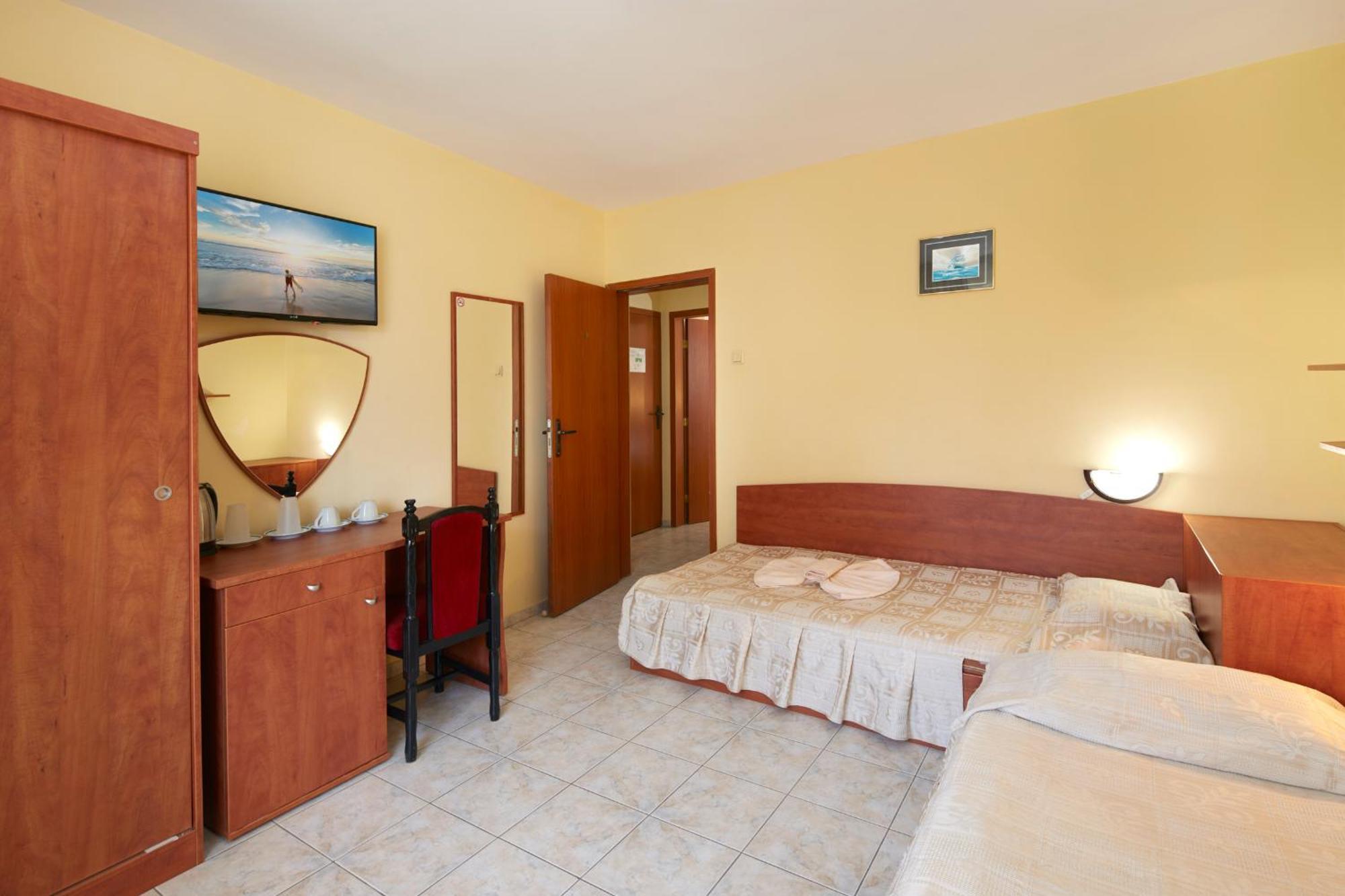 Family Hotel Andreev Nesebar Esterno foto
