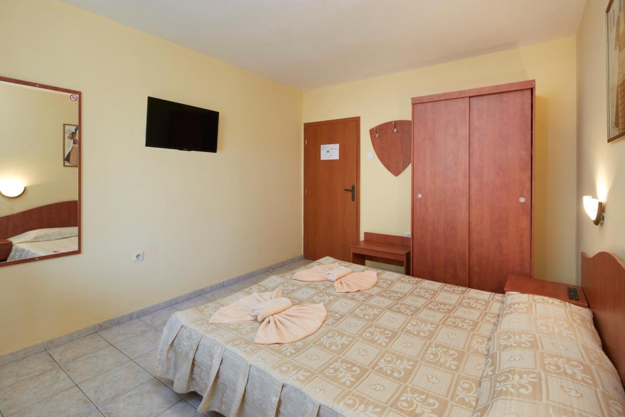 Family Hotel Andreev Nesebar Esterno foto